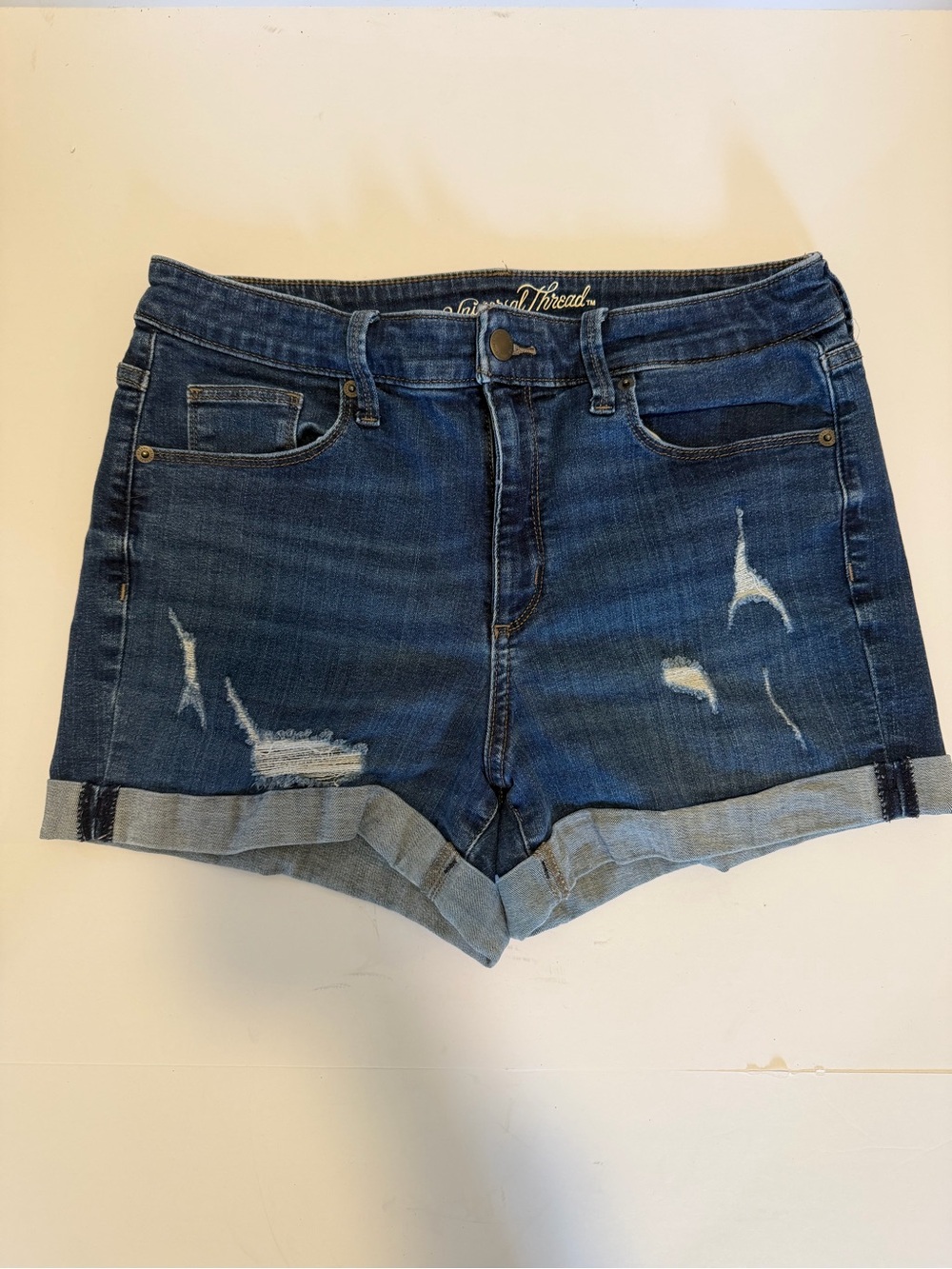 Lot of 3 Distressed Jean Shorts Universal Threads & Levi’s Size 30 - Picture 2 of 10
